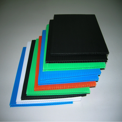 Hollow board corrugated board